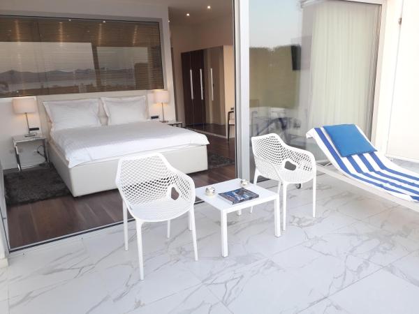 B&B Demar Residence & Dependance : photo 10 de la chambre chambre de luxe avec terrasse - vue sur mer