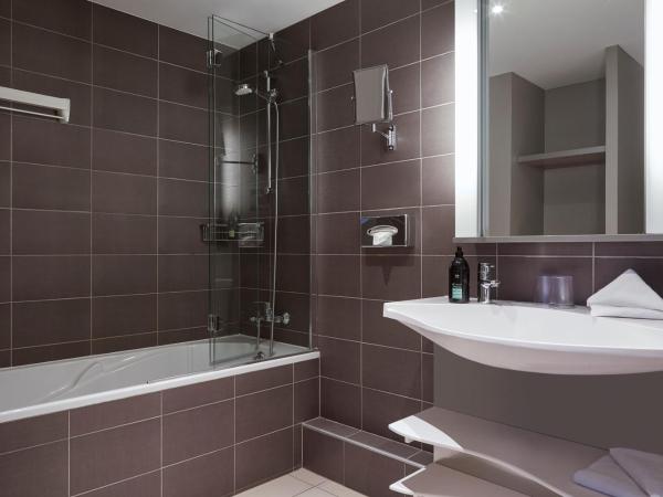 Aparthotel Adagio Aix-en-Provence Centre : photo 5 de la chambre appartement supérieur avec balcon