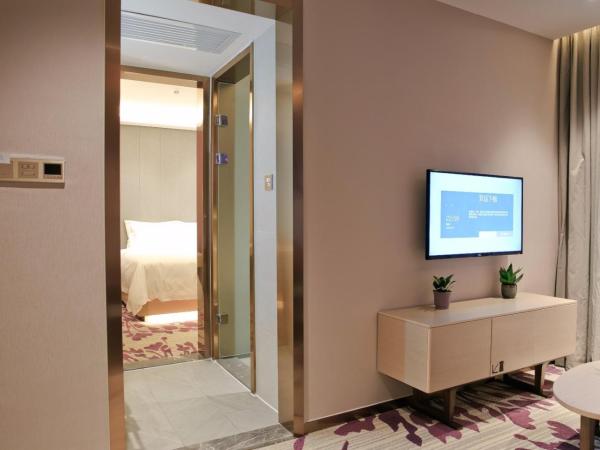 Lavande Hotels·Shenzhen North Railway Station Longhua Yicheng Center : photo 4 de la chambre suite deluxe