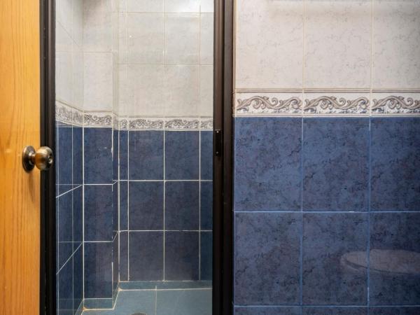 Hotel Mandarin Carton : photo 6 de la chambre suite lit queen-size