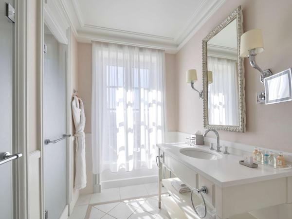 Hôtel du Palais Biarritz, in The Unbound Collection by Hyatt : photo 4 de la chambre chambre lits jumeaux avec vue sur plage