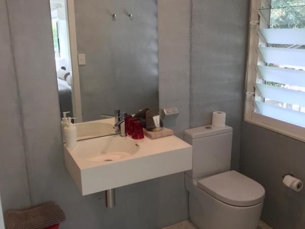 Byron Springs : photo 8 de la chambre chambre double ou lits jumeaux avec salle de bains privative