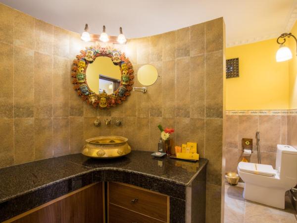 Baber Mahal Vilas - The Heritage Hotel : photo 3 de la chambre suite royale