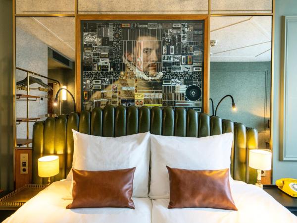 The Collector : photo 1 de la chambre hébergement the canvas