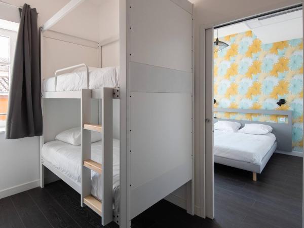 Le Couvent - Hostel : photo 4 de la chambre chambre quadruple deluxe