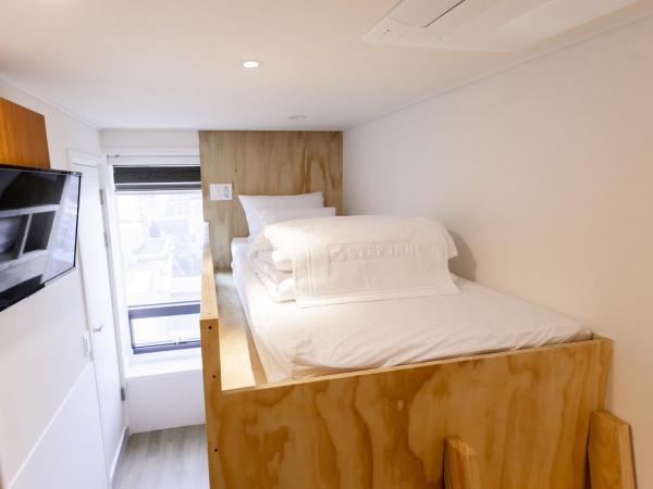 Step Inn Myeongdong 1 : photo 3 de la chambre chambre lits jumeaux avec lit superposé