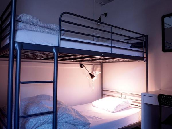 HI Vancouver Jericho Beach - Hostel : photo 1 de la chambre lit simple dans dortoir mixte