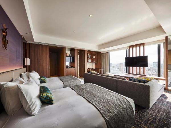 The Royal Park Hotel Iconic Osaka Midosuji : photo 8 de la chambre chambre d'angle lits jumeaux exécutive deluxe avec accès au salon - non-fumeurs