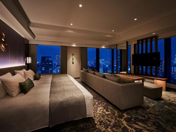 The Royal Park Hotel Iconic Osaka Midosuji : photo 7 de la chambre chambre d'angle lit king-size exécutive deluxe avec accès au salon - non-fumeurs