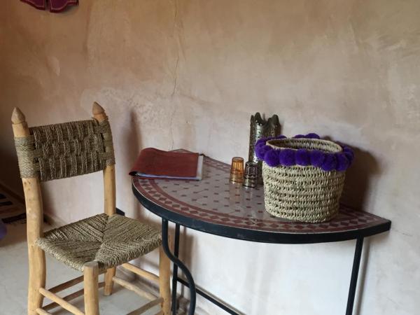 Riad Dar Bergui : photo 2 de la chambre chambre lits jumeaux - vue sur jardin