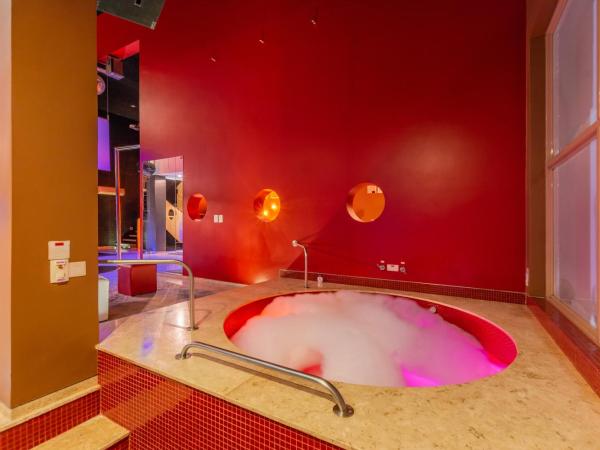 Assahi Motel (Adult Only) : photo 1 de la chambre suite lit queen-size