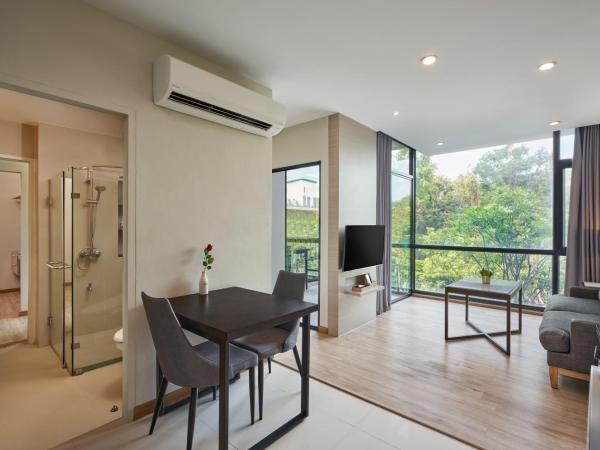 Altera Hotel and Residence by At Mind : photo 2 de la chambre grande suite - vue sur piscine