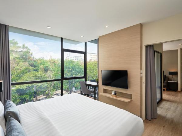 Altera Hotel and Residence by At Mind : photo 5 de la chambre grande suite - vue sur piscine