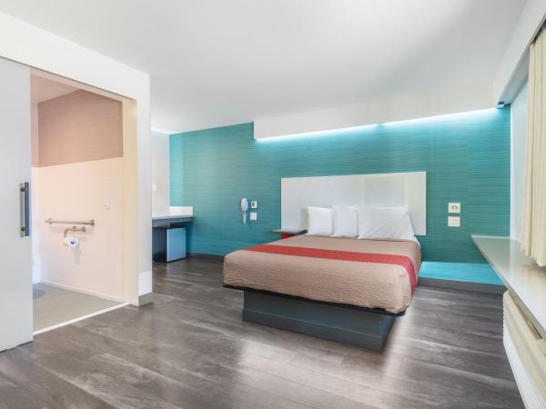 Solo Motel Broadway : photo 5 de la chambre chambre lit king-size - accessible aux personnes à mobilité réduite