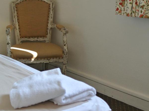 Logis Hôtel Louise de Savoie : photo 2 de la chambre chambre double standard