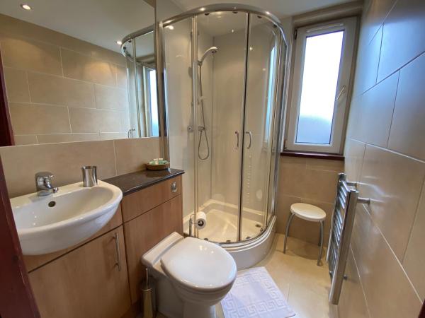 The Royal Crown Guest House : photo 2 de la chambre chambre double ou lits jumeaux avec salle de bains