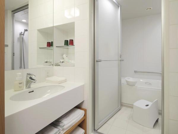 Sapporo Grand Hotel : photo 2 de la chambre chambre double d'angle lit king-size - aile est - non-fumeurs