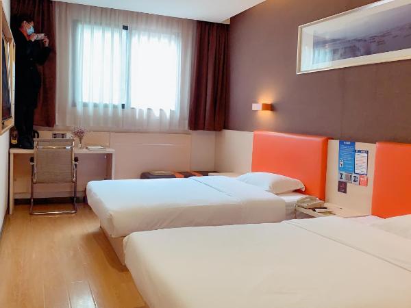7Days Premium Chongqing Airport Light Rail Huixing Station Branch : photo 4 de la chambre chambre lits jumeaux deluxe