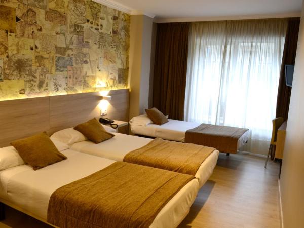 Hotel Alda San Carlos : photo 1 de la chambre chambre lits jumeaux avec lit d'appoint (3 adultes)