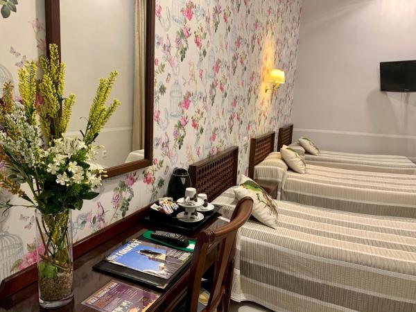 Hotel Europa Boutique Sevilla : photo 1 de la chambre chambre triple