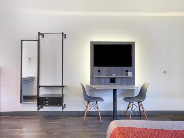 Solo Motel Broadway : photo 4 de la chambre chambre lit king-size