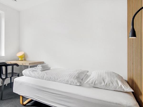 Sleepcph : photo 5 de la chambre chambre simple avec salle de bains commune