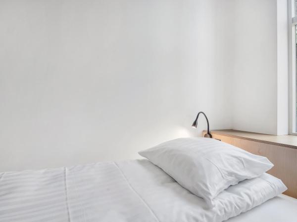 Sleepcph : photo 3 de la chambre chambre double ou lits jumeaux avec salle de bains commune