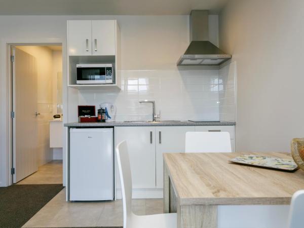 Acacia Lake View Motel : photo 5 de la chambre suite familiale