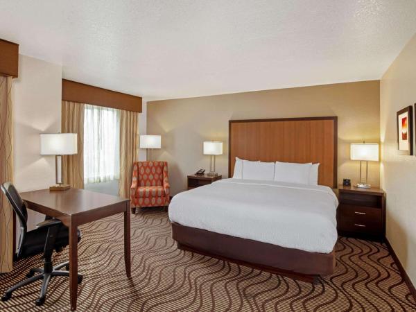 La Quinta by Wyndham Las Vegas RedRock/Summerlin : photo 2 de la chambre chambre lit king-size avec vue - non-fumeurs