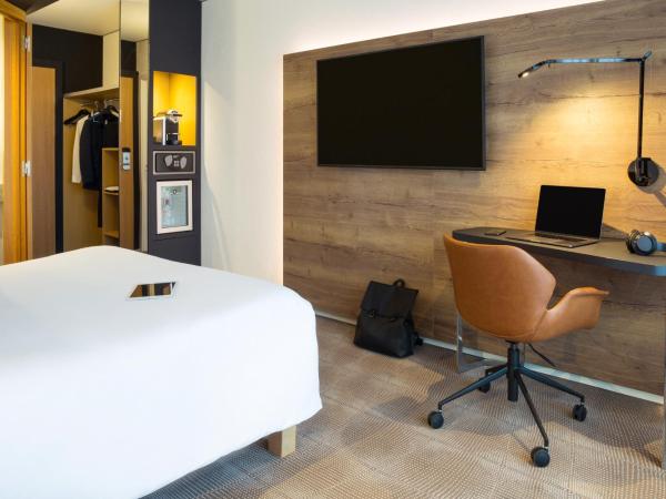 Novotel Lausanne Bussigny : photo 7 de la chambre chambre supérieure lit queen-size