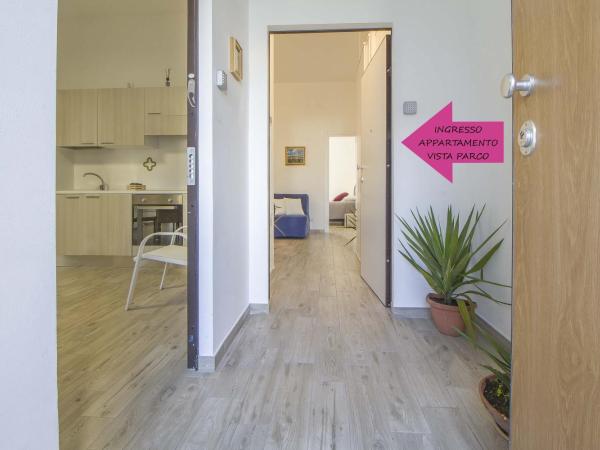 Le Dimore in Centro con Parcheggio e Self check-in : photo 3 de la chambre appartement - vue sur jardin