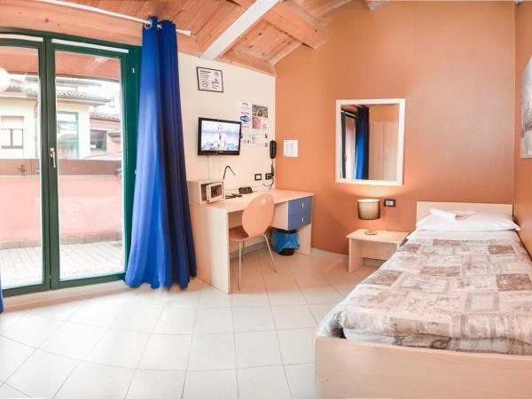 Central Hostel BG : photo 1 de la chambre chambre simple