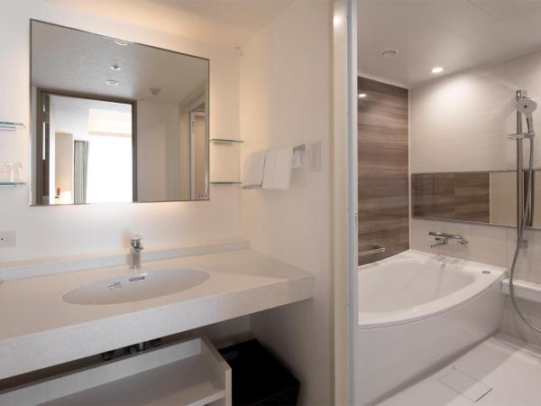 Sapporo Grand Hotel : photo 4 de la chambre chambre double lit king-size premier - aile est - non-fumeurs