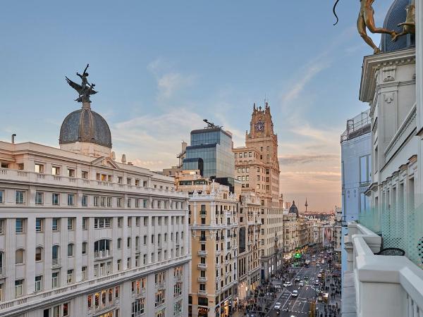 Hyatt Centric Gran Via Madrid : photo 5 de la chambre chambre lit king-size avec vue