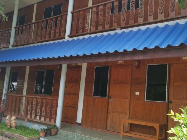 T & T Hostel Kanchanaburi : photo 5 de la chambre chambre lits jumeaux standard