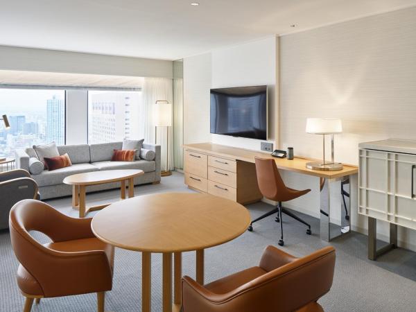 Keio Plaza Hotel Tokyo : photo 5 de la chambre suite lits jumeaux junior - accessible aux personnes à mobilité réduite - non-fumeurs