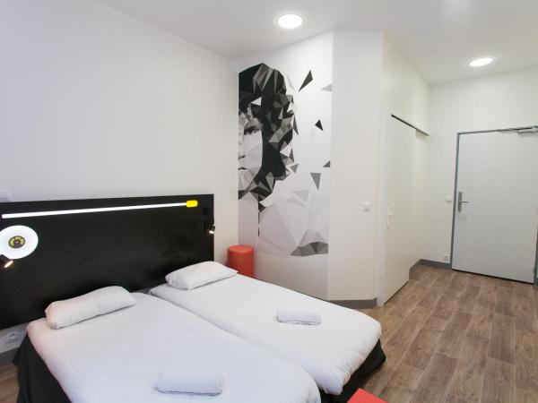 St Christopher's Inn Paris - Gare du Nord : photo 6 de la chambre chambre lits jumeaux avec salle de bains privative