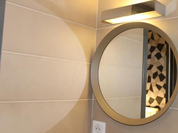 Hôtel Le Blason : photo 1 de la chambre chambre lits jumeaux