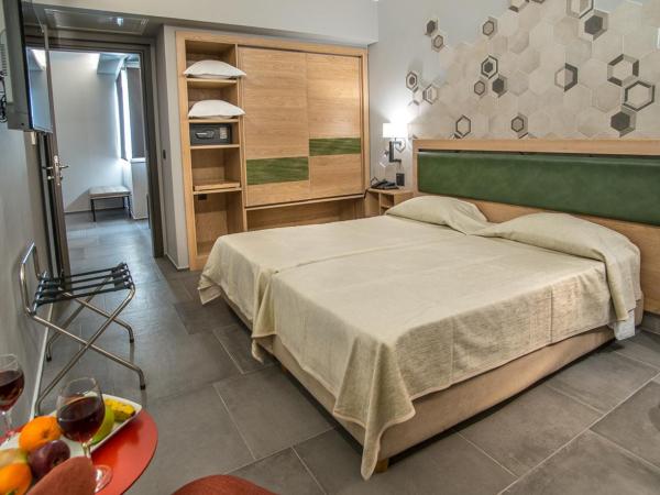 Palmyra Beach Hotel : photo 2 de la chambre chambre familiale de luxe deux chambres