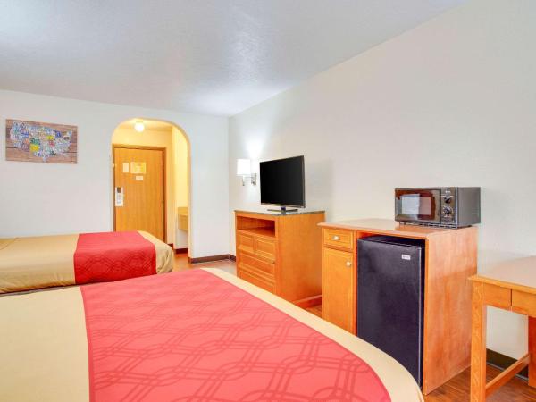 Econo Lodge Inn & Suites Albuquerque East I-40 Eubank Exit : photo 5 de la chambre chambre 2 lits queen-size - non-fumeurs