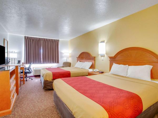 Econo Lodge Inn & Suites Albuquerque East I-40 Eubank Exit : photo 3 de la chambre chambre 2 lits queen-size - non-fumeurs