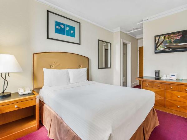 Travelodge by Wyndham Downtown Chicago : photo 1 de la chambre chambre avec 1 lit king-size - non-fumeurs