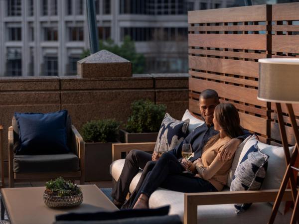 Four Seasons Hotel Atlanta : photo 3 de la chambre suite lit king-size avec terrasse