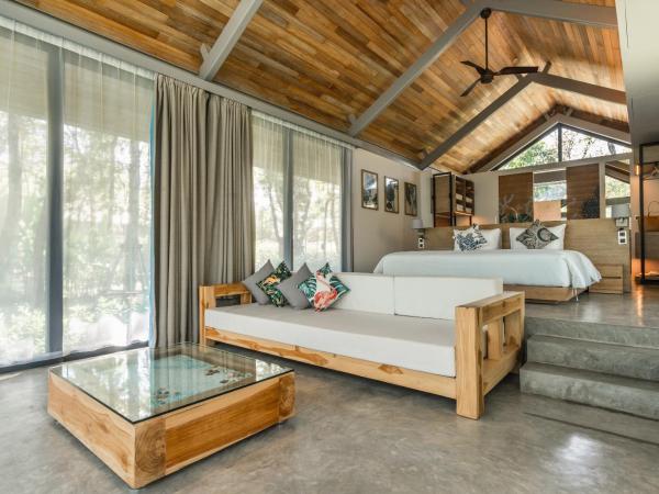 Island Escape Burasari : photo 7 de la chambre villa pavillon 1 chambre avec piscine - transfert régulier en bateau