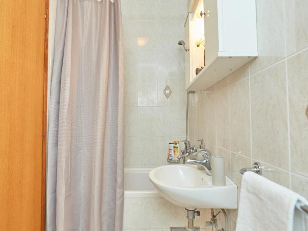 Villa Kate Dadić : photo 7 de la chambre chambre double avec salle de bains séparée