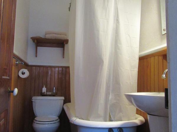 Garden District Bed and Breakfast : photo 7 de la chambre chambre avec balcon