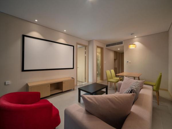 Holiday Inn Express Qingdao Innovation Park, an IHG Hotel : photo 1 de la chambre suite 1 chambre lit king-size