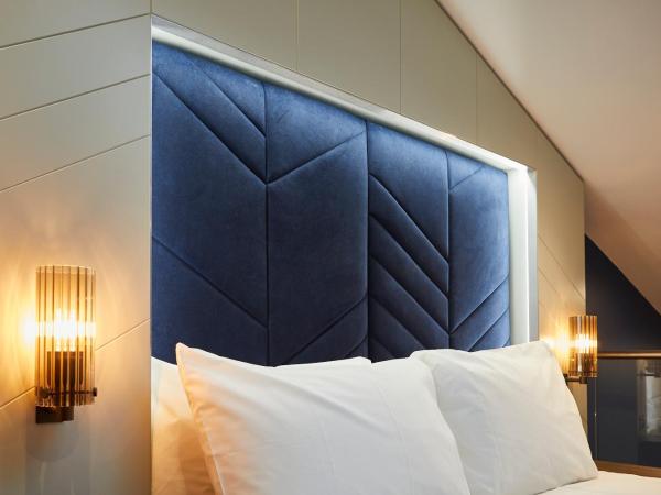 Roomzzz York City : photo 2 de la chambre loft suite balcony view