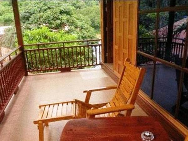 JJ Bungalow : photo 1 de la chambre chambre triple - vue sur la piscine