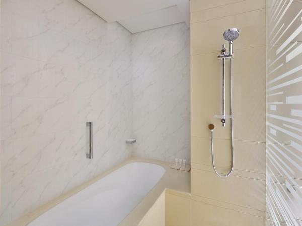 Crowne Plaza Dubai Marina, an IHG Hotel : photo 2 de la chambre suite 1 chambre lit king-size